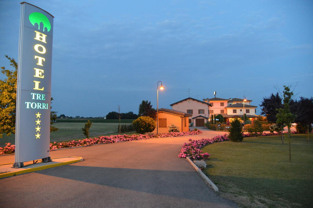 Hotel Tre Torri Medolla Exterior foto